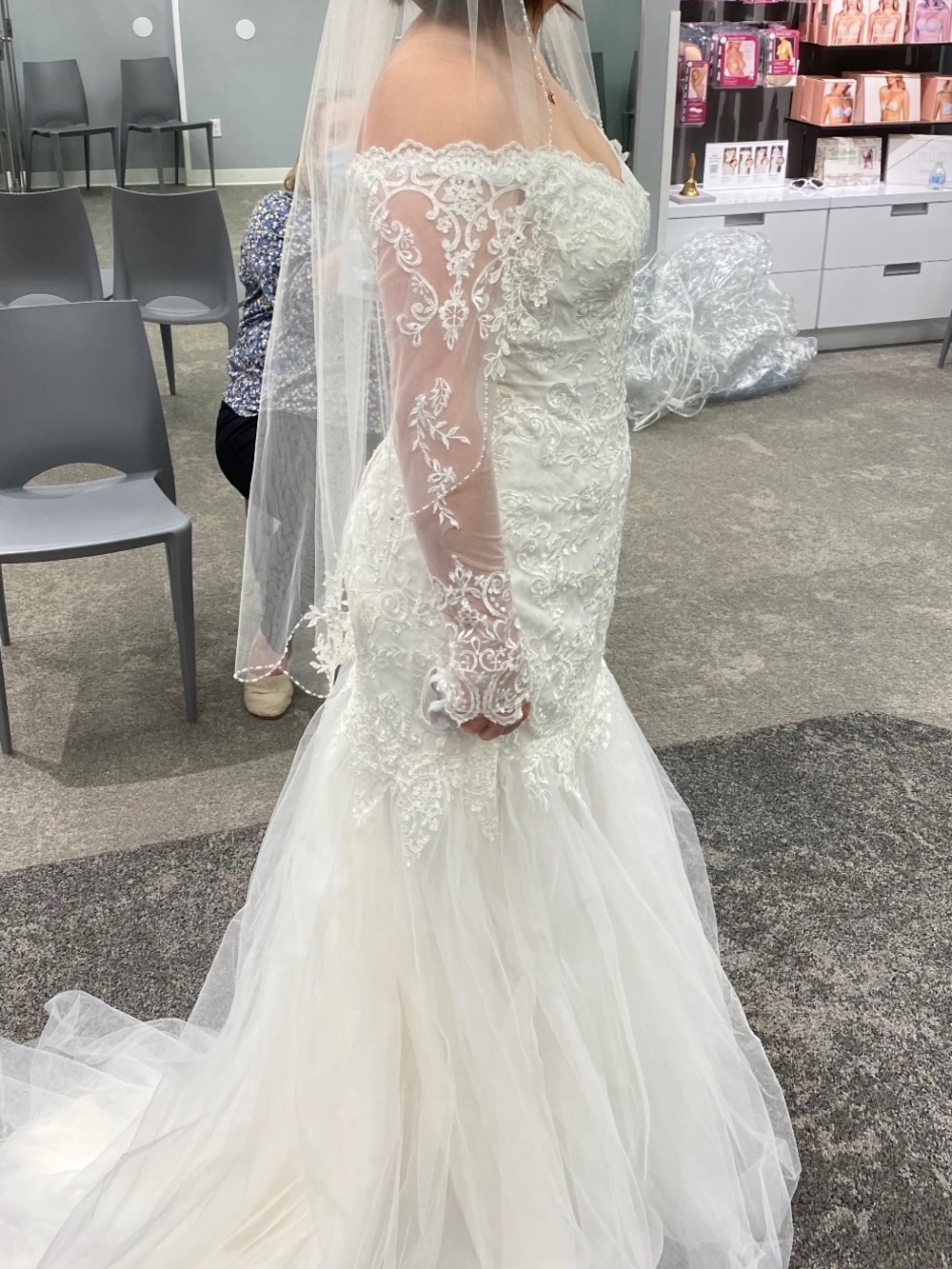 DAVIDS BRIDAL COLLECTION LACE AND TULLE WEDDING DRESS NWT 12 - Picture 3 of 5